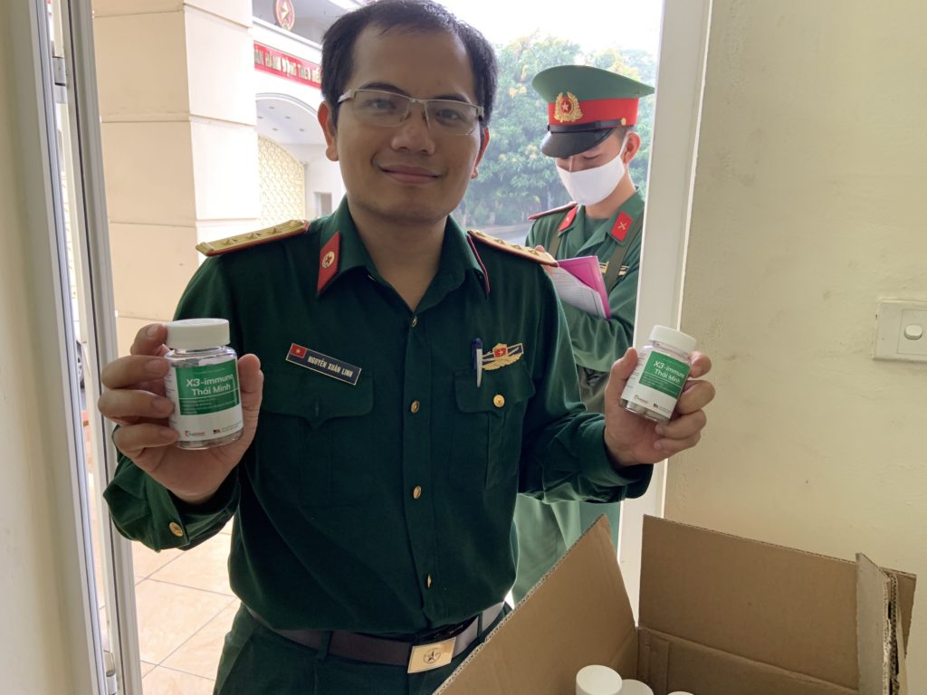 3000 lọ X3-Immune Thái Minh đến tay bác sĩ, chiến sĩ tuyến đầu chống  dịch