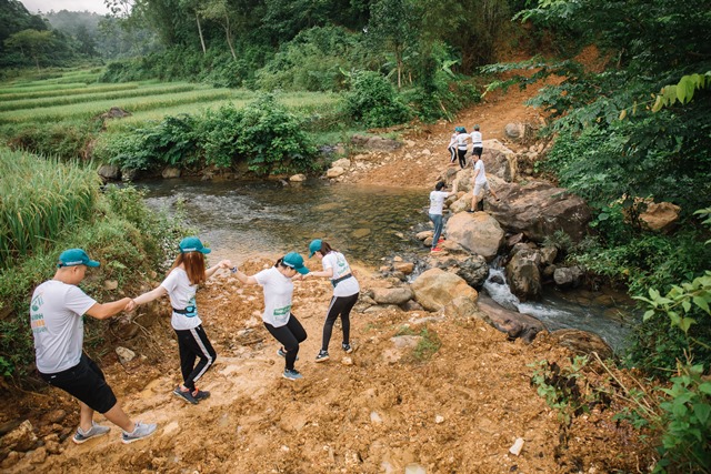 Cảnh đẹp trên đường chạy giữa núi rừng Pù Luông