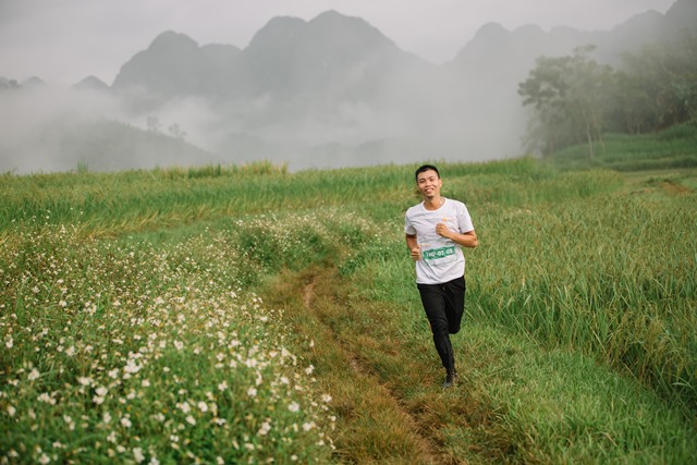 Cảnh đẹp trên đường chạy giữa núi rừng Pù Luông