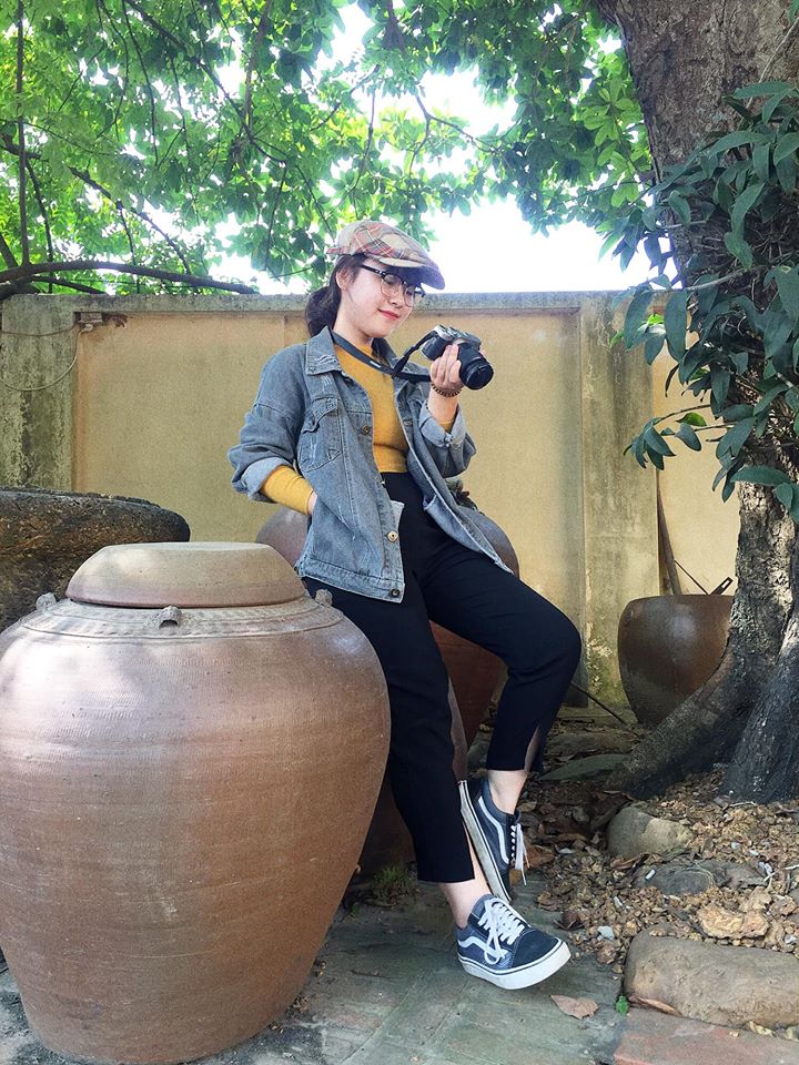 Cô gái chăm sóc khách hàng đam mê nhiếp ảnh