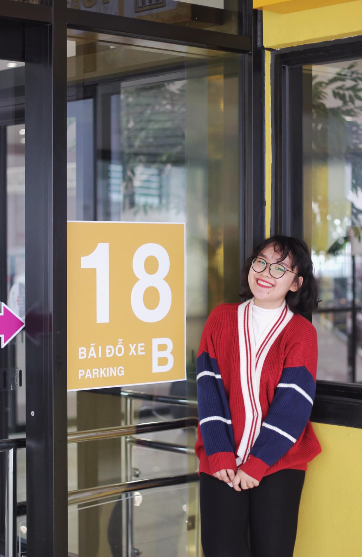 Cô gái chăm sóc khách hàng đam mê nhiếp ảnh