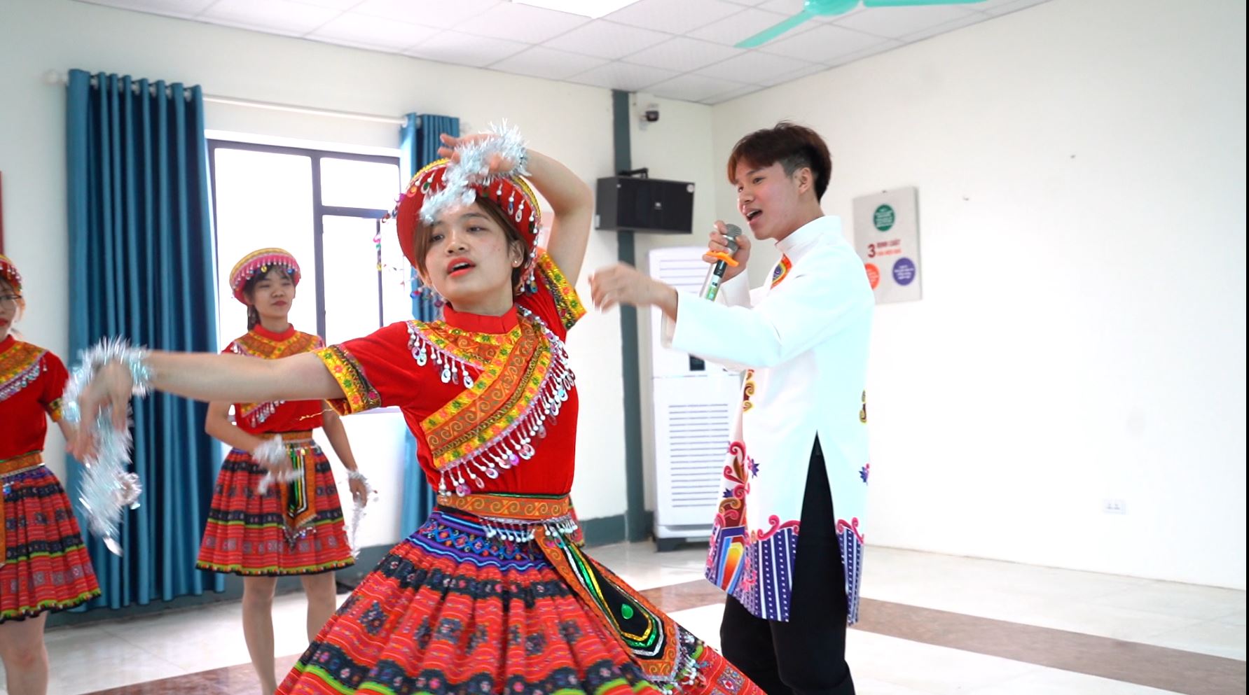 Đa dạng tài năng tại cuộc thi văn công Thái Minh