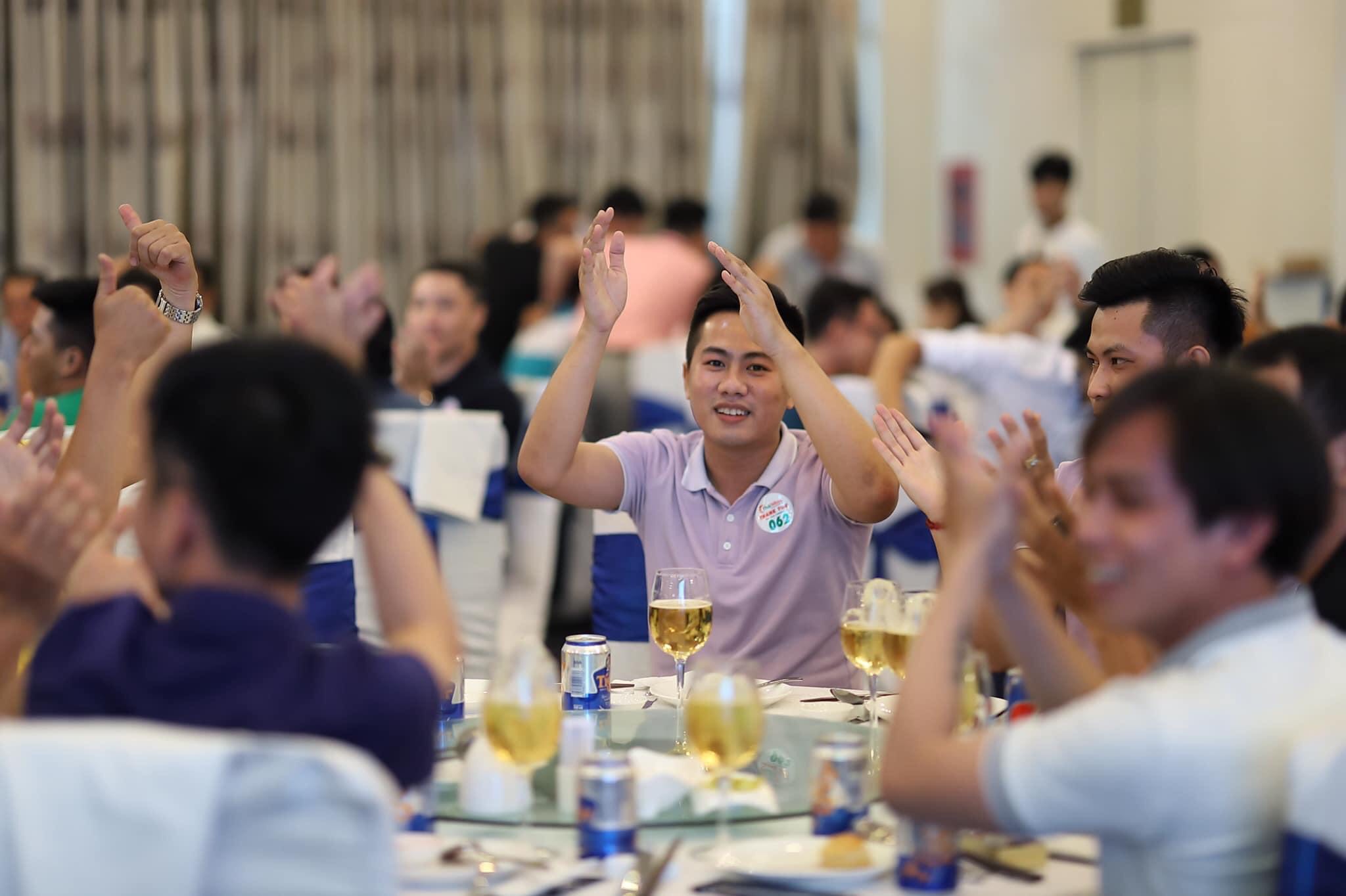 Điều đặc biệt ở chàng trai giành top 1 nhân viên kinh doanh hệ thống phân phối Khánh