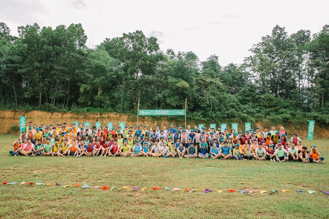 Người Thái Minh bắt cá, đi cầu khỉ, đua xe tre, hát tiếng Thái ở Pù Luông