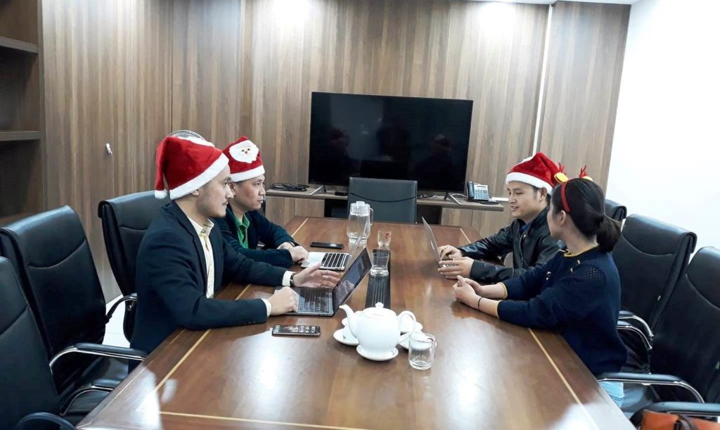 HĐQT Thái Minh hóa thân thành ông già Noel  cô tuần lộc