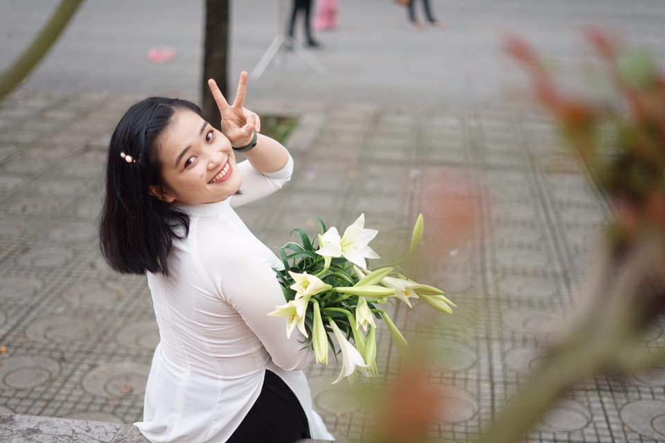 Nụ cười tỏa nắng của nữ nhân viên chăm sóc khách hàng Thái Minh