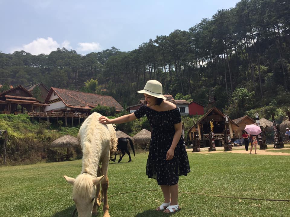 Nụ cười tỏa nắng của nữ nhân viên chăm sóc khách hàng Thái Minh