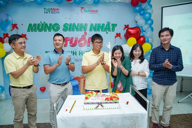 Sinh nhật 1 tuổi đầy ắp tiếng cười của Thái Minh Hi-tech