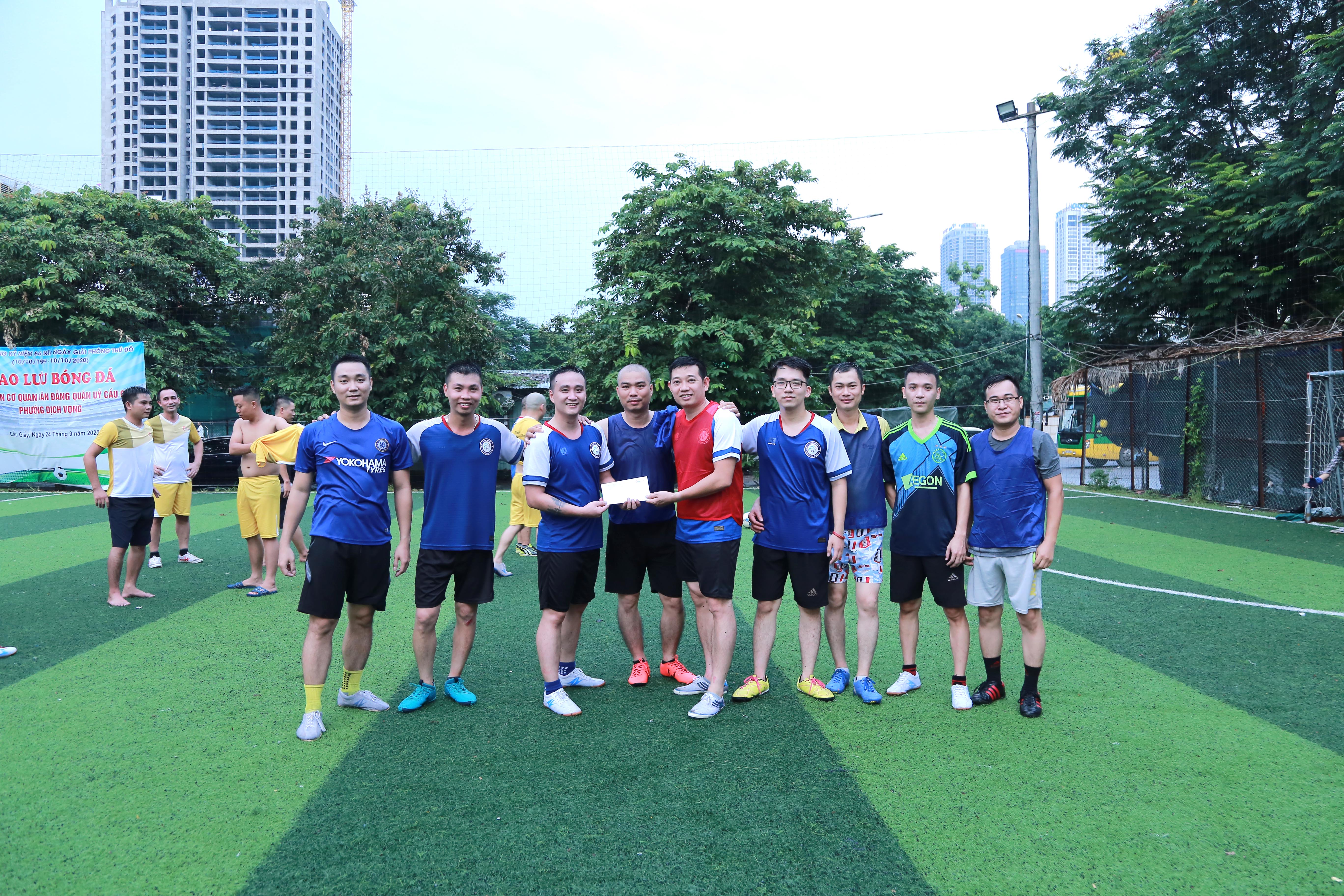 Sôi động giải bóng đá tứ hùng FC Thái Minh 2020  diễn ra trong  mưa