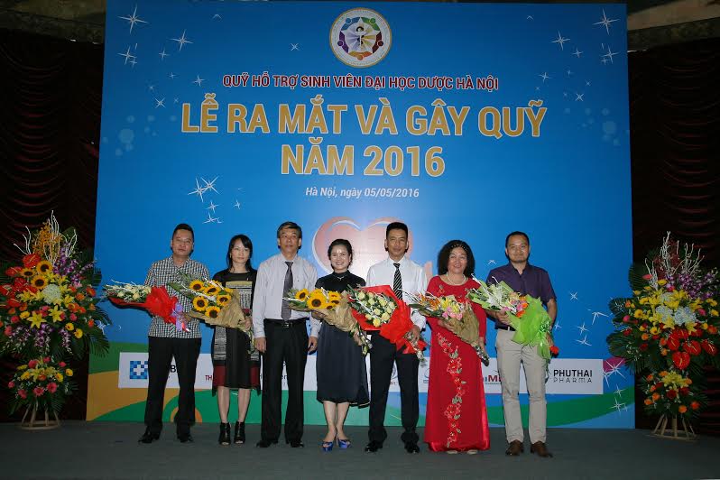 Thái Minh chung tay thắp lên ngọn lửa cho sinh viên nghèo