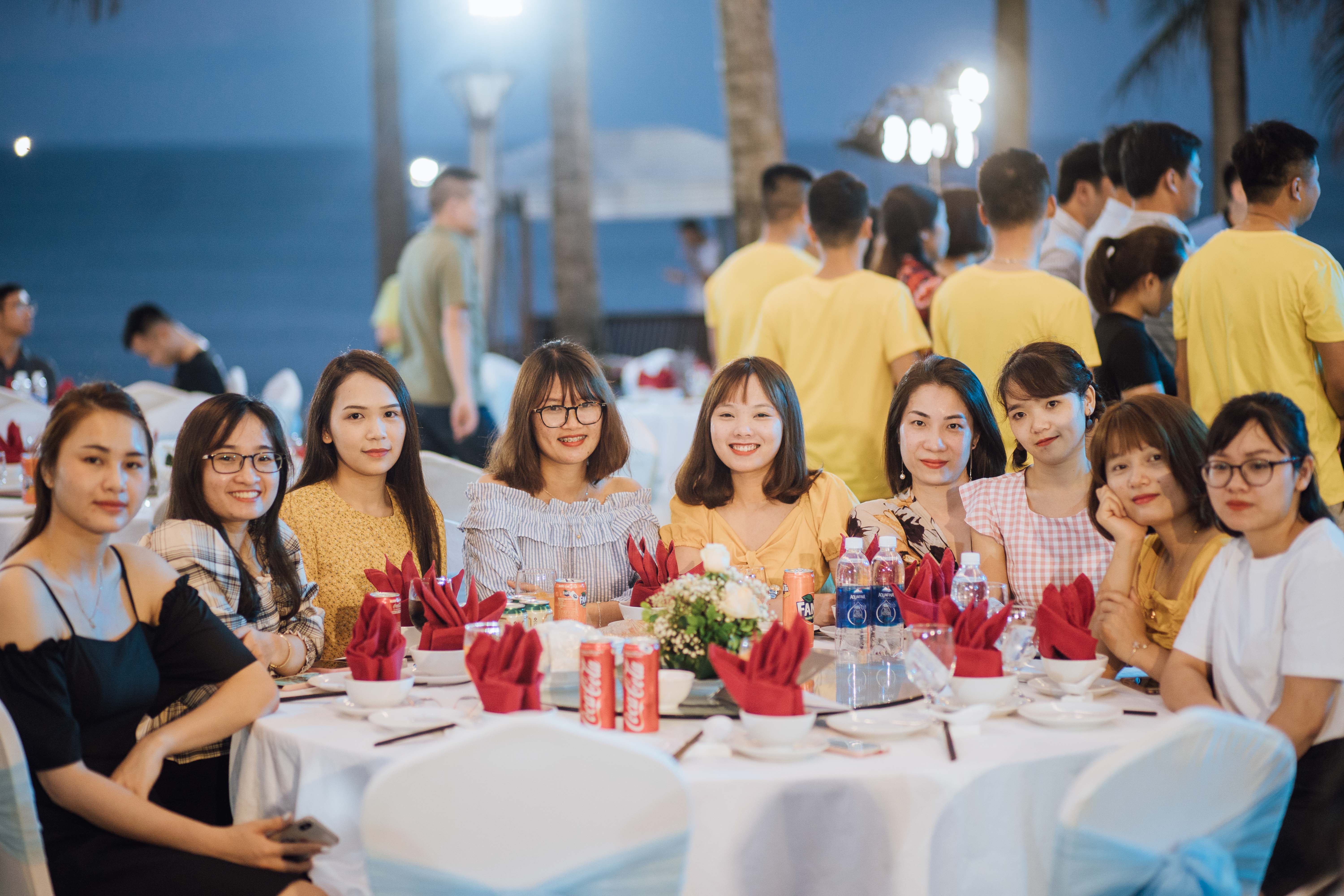 Trai xinh, gái đẹp Thái Minh cùng nhau bùng nổ tại Sun Spa Resort Quảng Bình