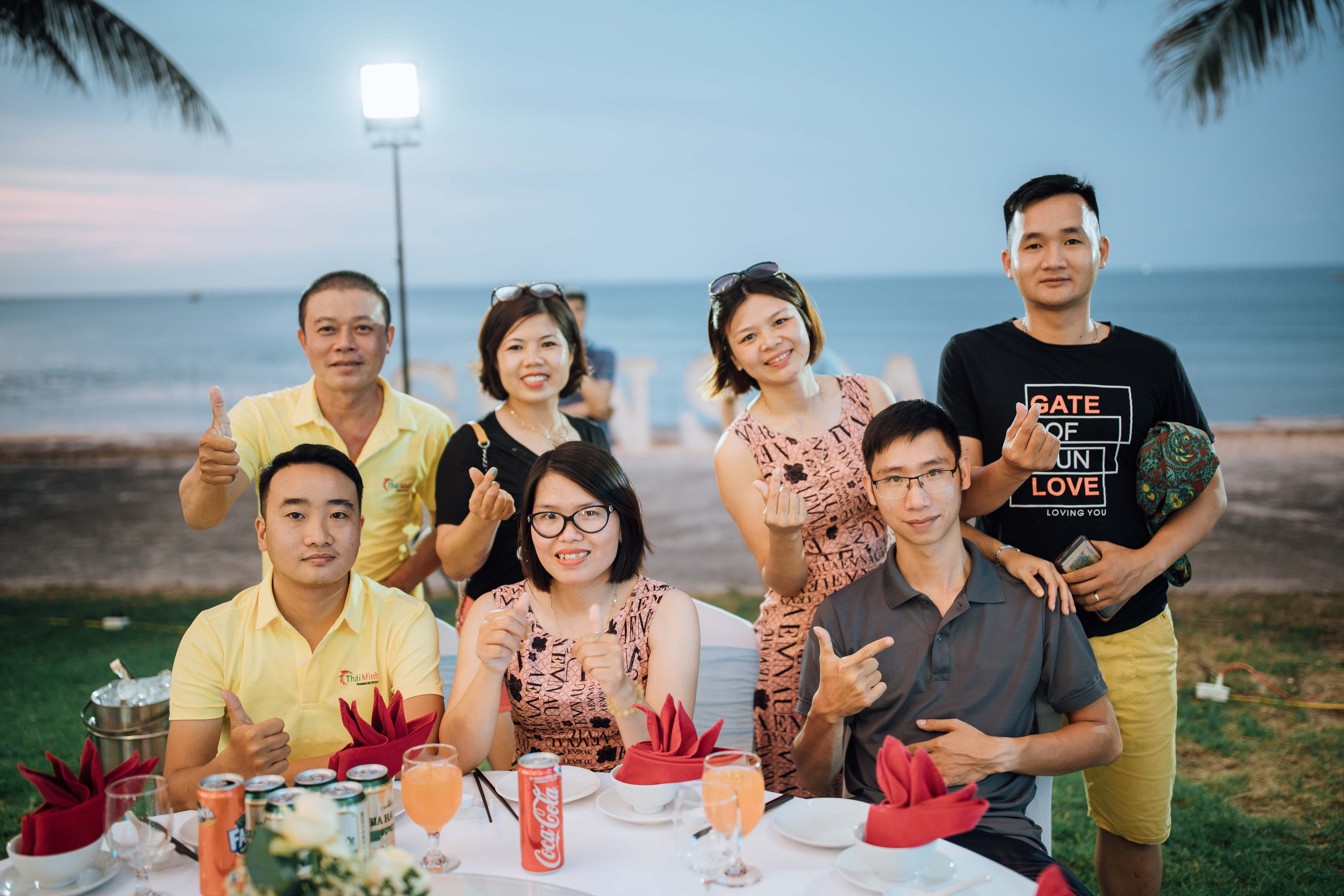 Trai xinh, gái đẹp Thái Minh cùng nhau bùng nổ tại Sun Spa Resort Quảng Bình